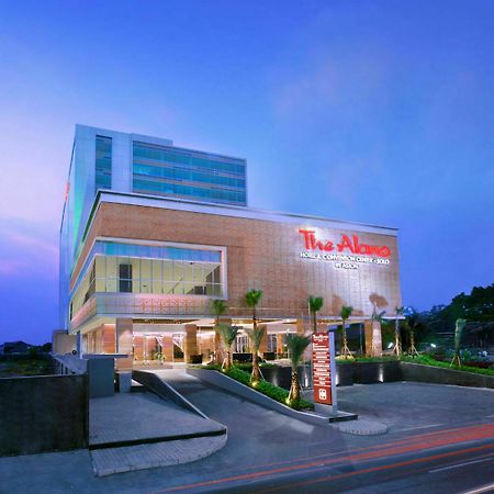 The Alana Hotel & Convention Center Solo By Aston Extérieur photo