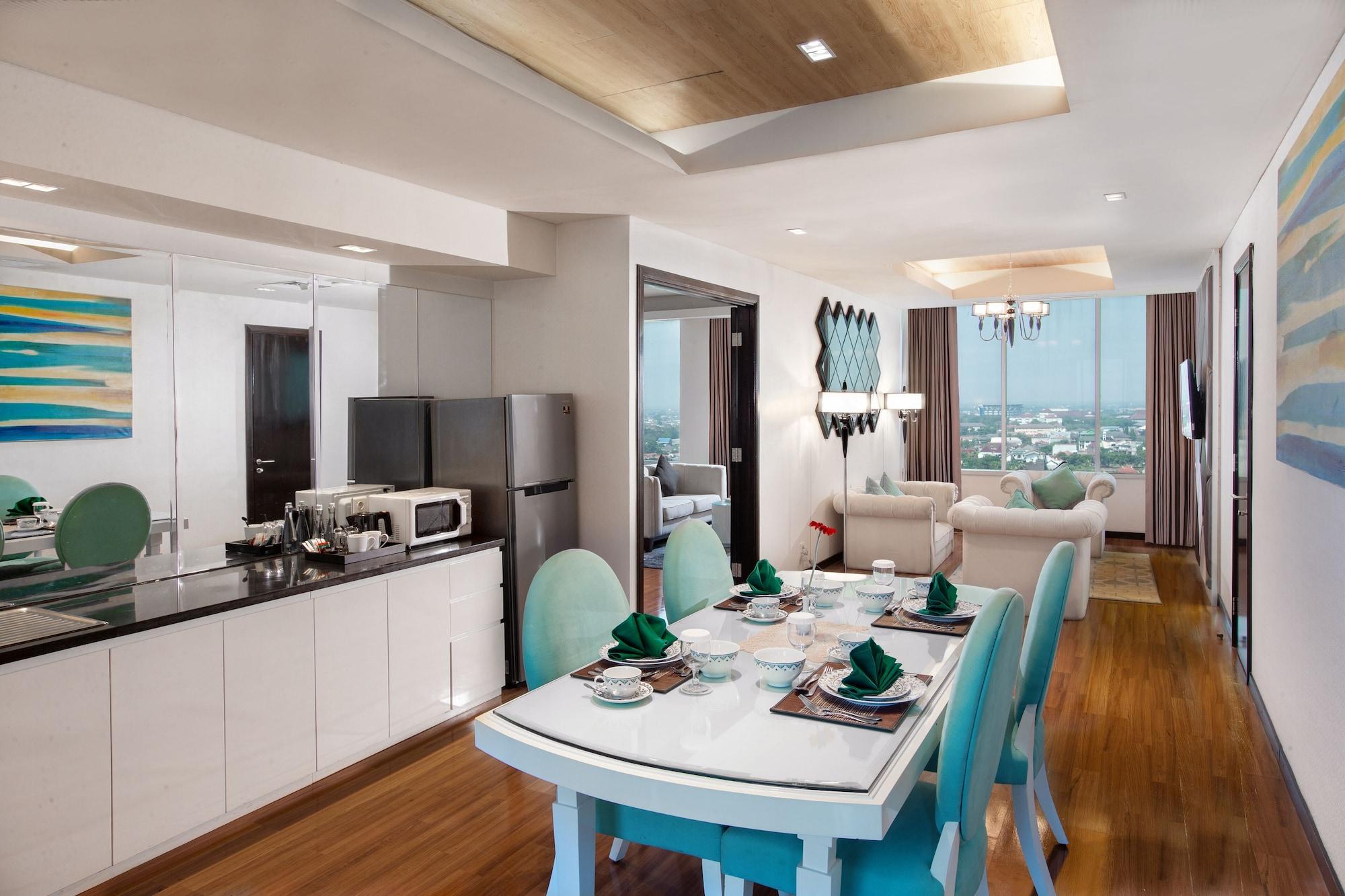 The Alana Hotel & Convention Center Solo By Aston Extérieur photo