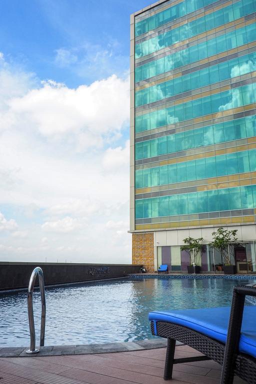 The Alana Hotel & Convention Center Solo By Aston Extérieur photo