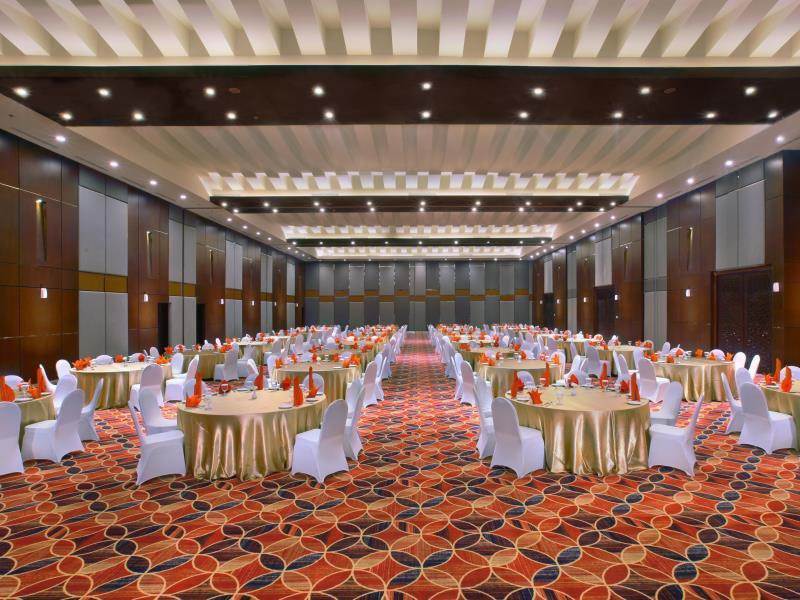 The Alana Hotel & Convention Center Solo By Aston Extérieur photo