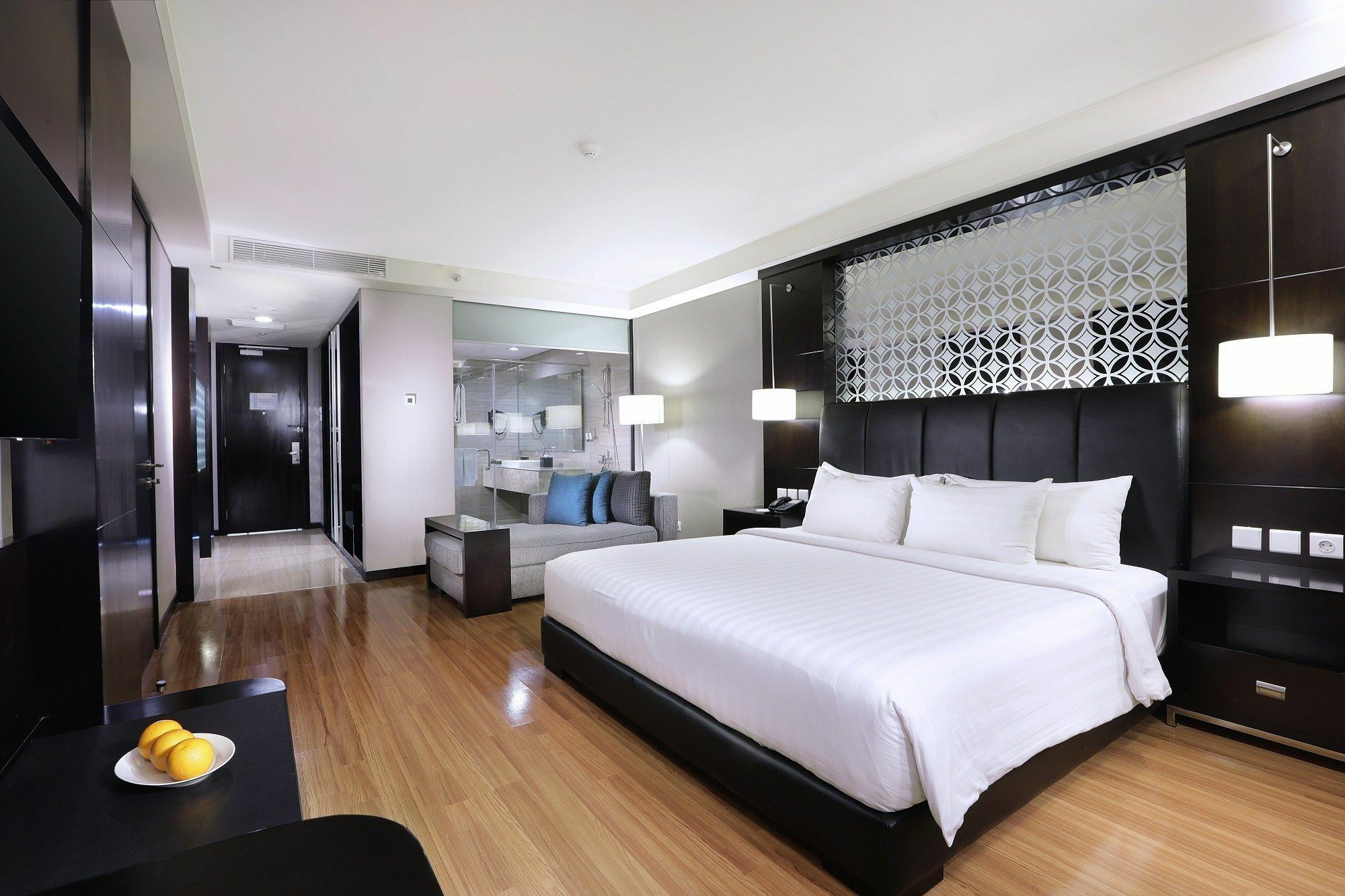 The Alana Hotel & Convention Center Solo By Aston Extérieur photo