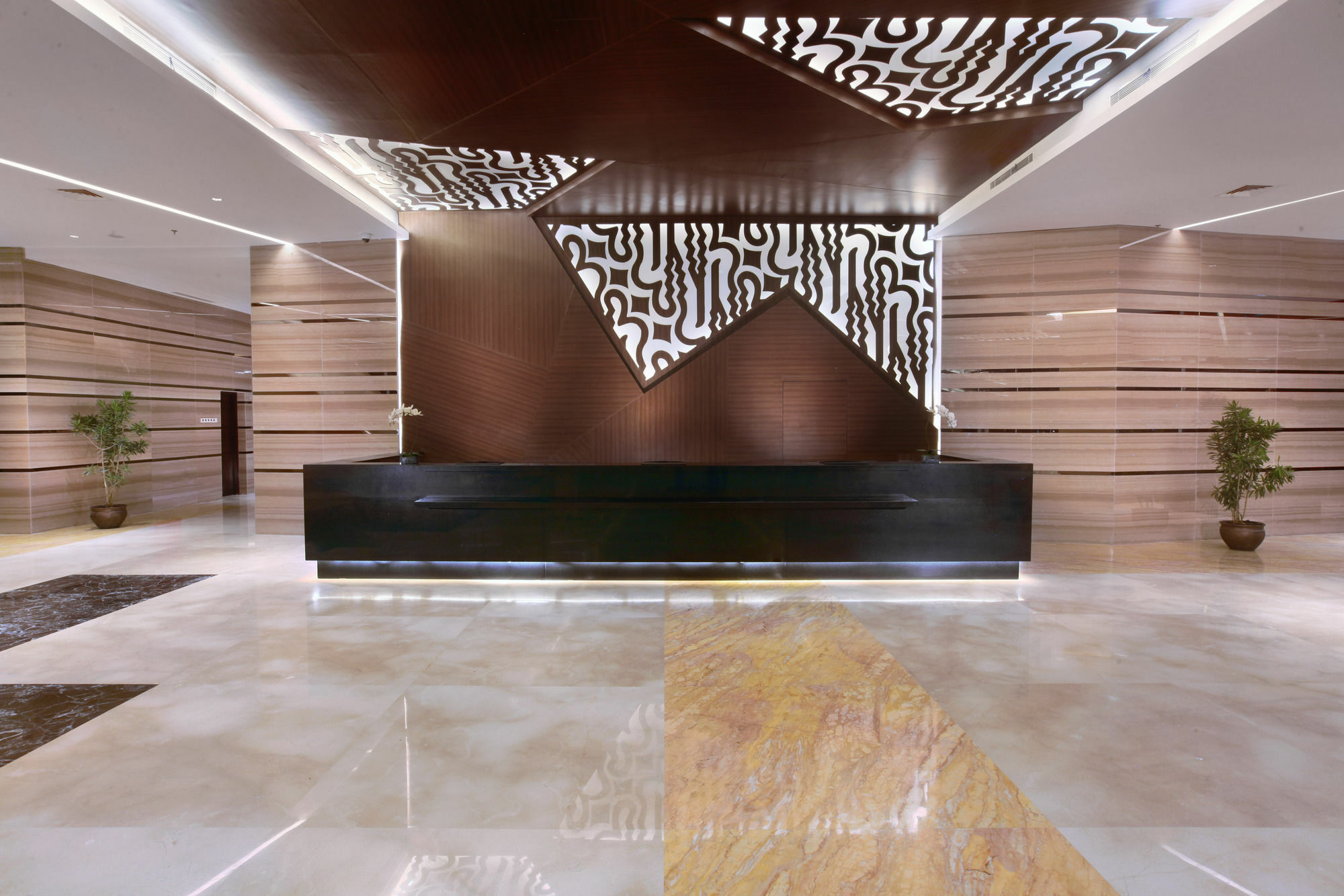 The Alana Hotel & Convention Center Solo By Aston Extérieur photo